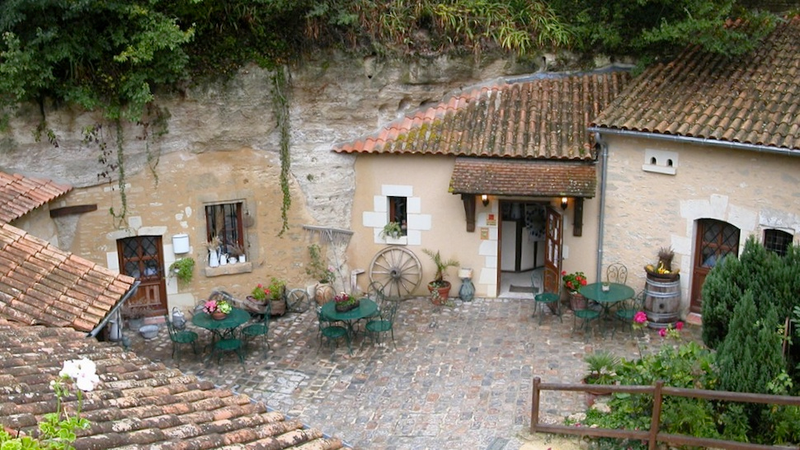 Illustration for article titled Remarkable Cave Houses, Including the Homes that Inspired Tolkien
